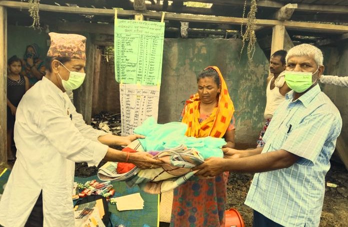 सर्लाहीमा अग्नी पीडित परिवारलाई राहत प्रदान